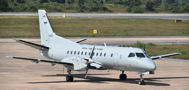 Американский самолет-разведчик Saab 340B ISR третий день подряд ведет наблюдение за гра...