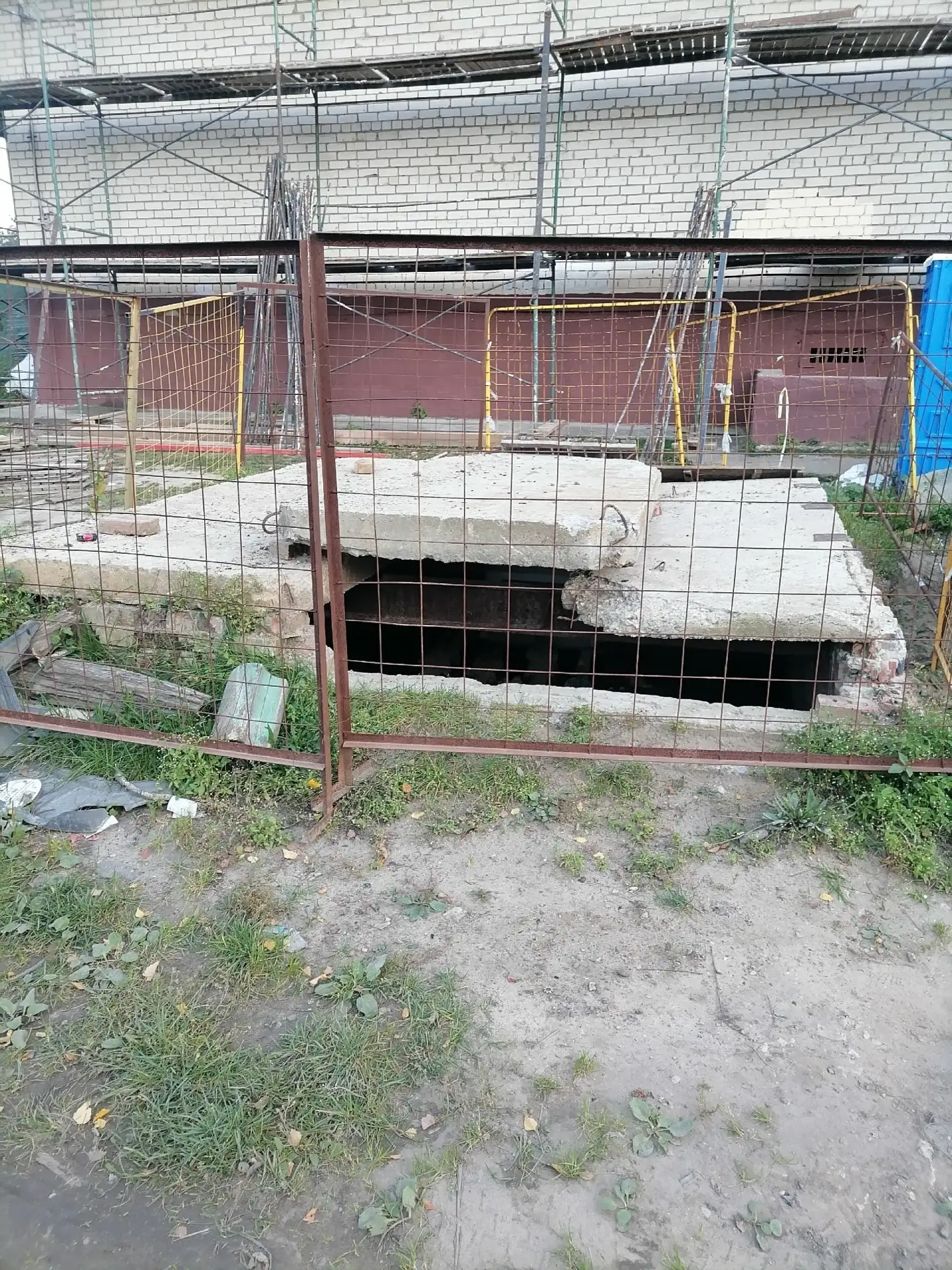 Ногинск. Кто придумал и установил по всему городу остановки на 3 человека?! Продуваемые...