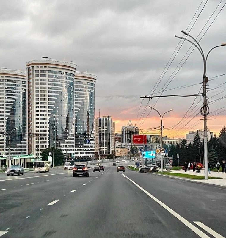 С добрым утром, друзья! Пусть день принесёт успех и отличное настроение ☀️🙂