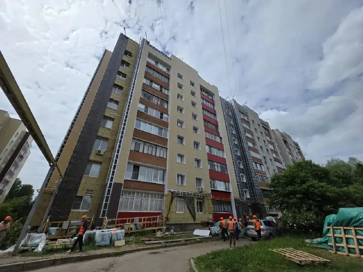 Фасады домов на Советской, в Большевике, на Ленина и в Коммунистическом переулке приводят в порядок
