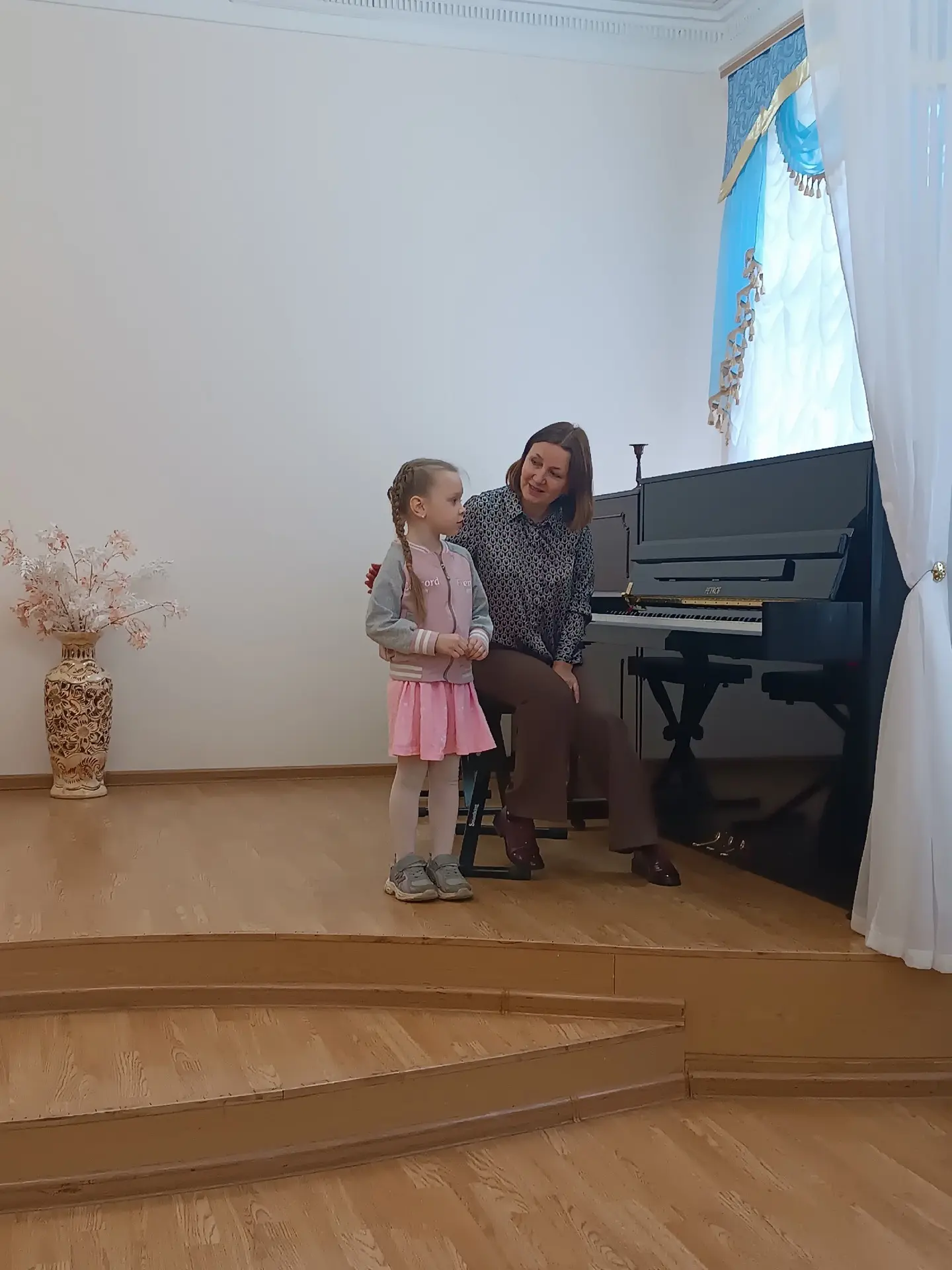 🎶✨ Мы рады поделиться новостями о прошедших вступительных экзаменах в нашу музыкальную...