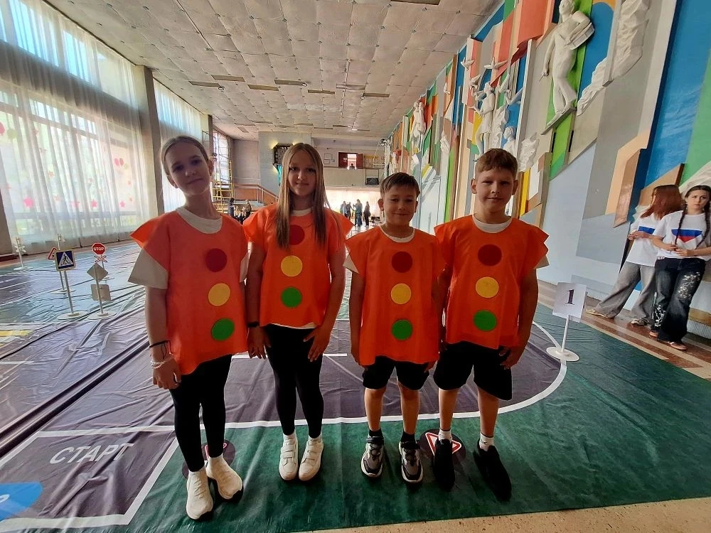 🎉 Ура! Отряд ЮИД 4 «В» класса  снова на пьедестале — победа в областном конкурсе «Безопасное колесо»