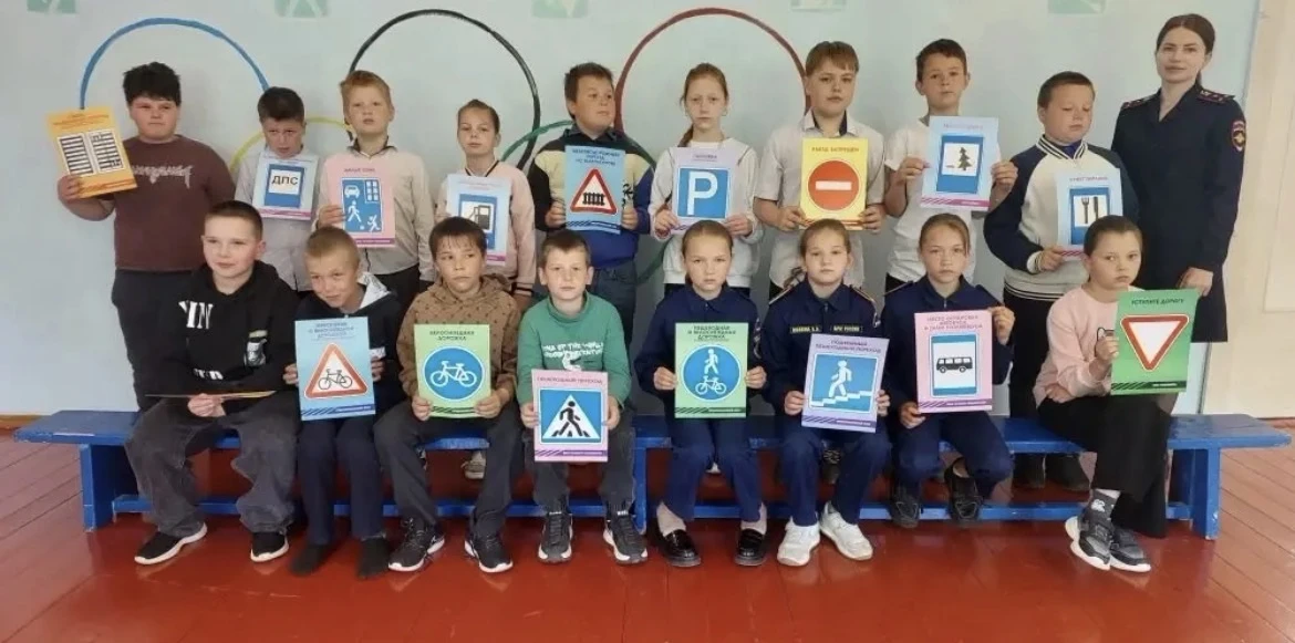 🚦 Безопасность на дороге — это важно с самого детства!