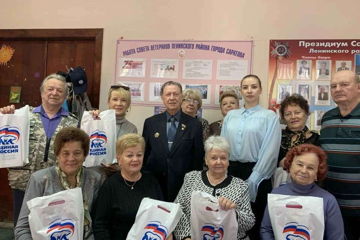 Партийцы поздравили «Серебряных волонтеров» с Международным днем пожилых людей