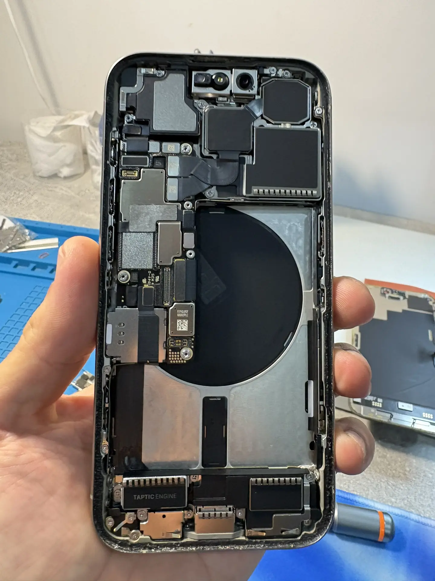 Замена аккумулятора на iPhone 15 pro