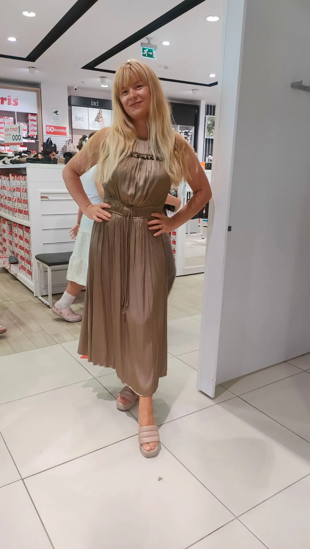 Потом мы пошли поесть и купили новые бокалы домой😍