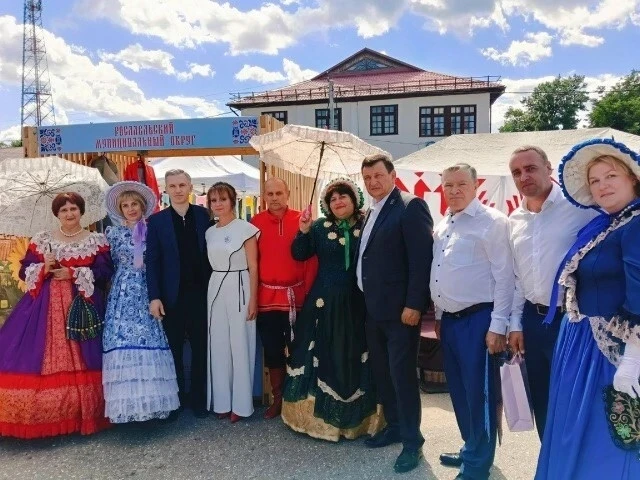 Сычевке — 250 лет! 🎉

Рославльский округ отправил свою делегацию на юбилейные торжества — и выступи