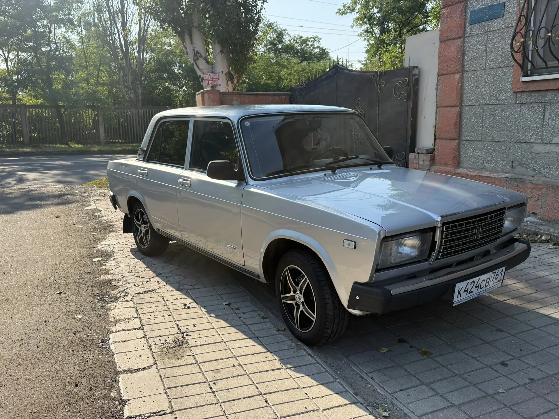 Ваз 2107 2011 год.113.650 км пробег.Технически полностью обслужена,красивый цвет платин...