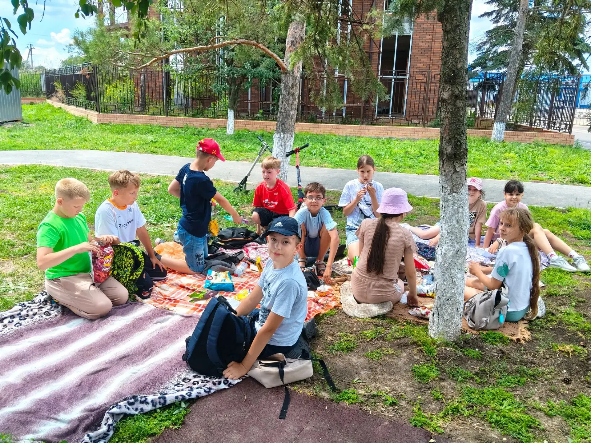 ⚽️☀️ Когда два отряда объединяются — получается настоящий праздник спорта и дружбы!

Сегодня отряды 