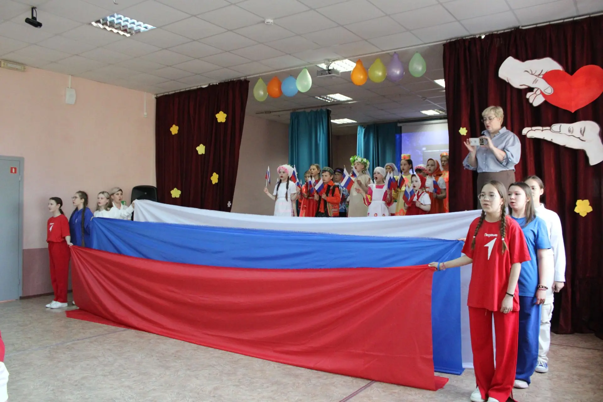 Сегодня мы отмечаем замечательный праздник — День России!