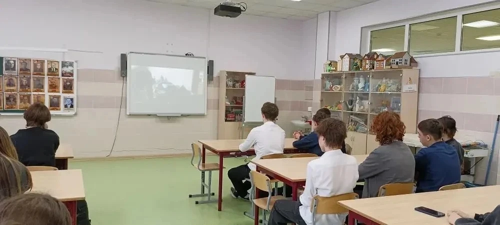 🎬 30 апреля в МАОУ «Видновская гимназия» прошла патриотическая акция «Кино Победы». Это было не прос