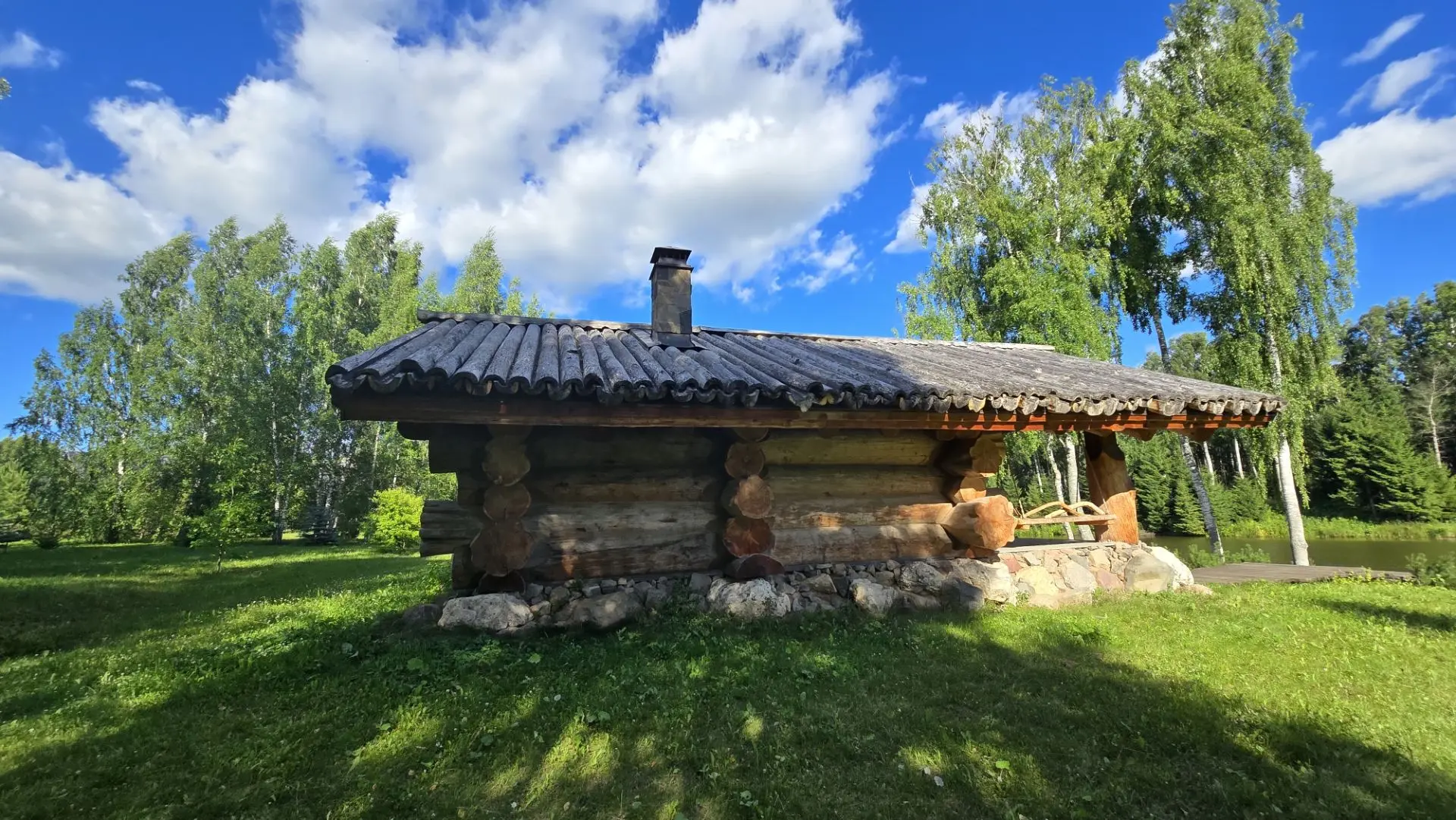 Русская баня из отборных брёвен сибирского кедра и лиственницы.