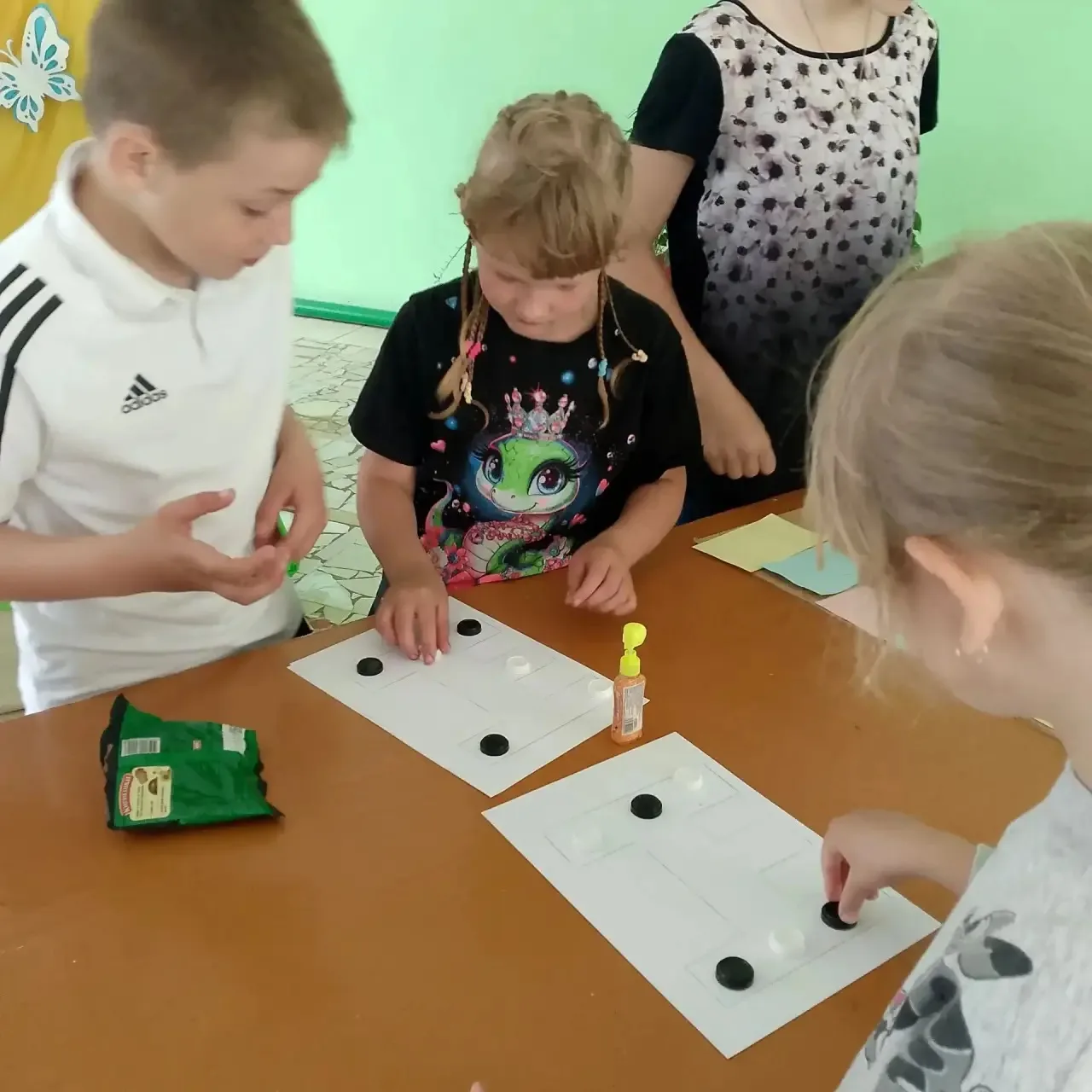 В дождливую погоду летом можно интересно и с пользой провести время за настольными играми.
17 июня н