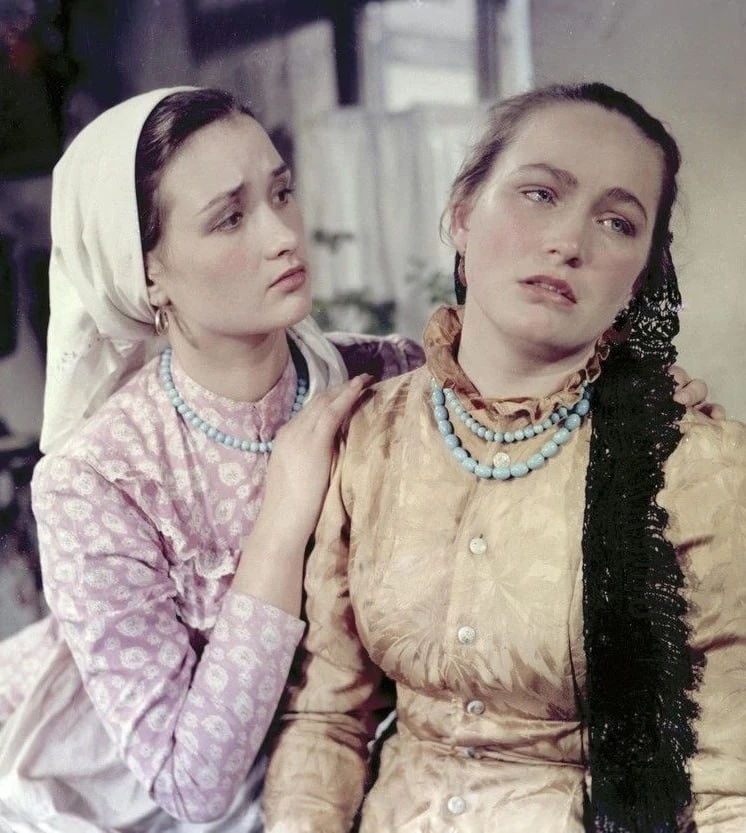 🎬 Зинаида Кириенко и Людмила Хитяева в фильме «Тихий Дон», 1957 год.