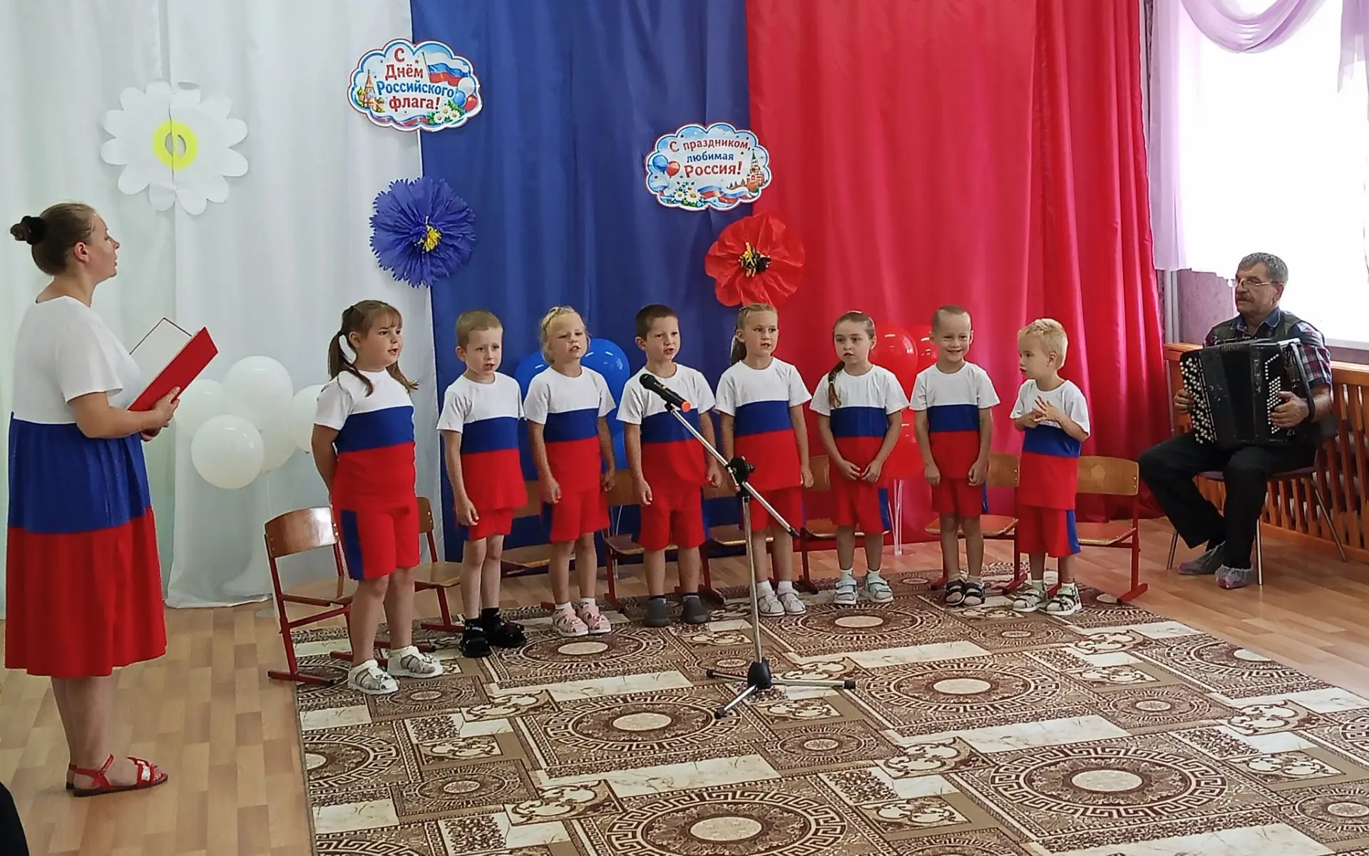 🇷🇺 Наш триколор — символ гордости и единства!