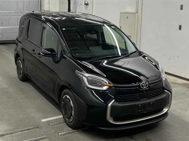 TOYOTA SIENTA  2022 года