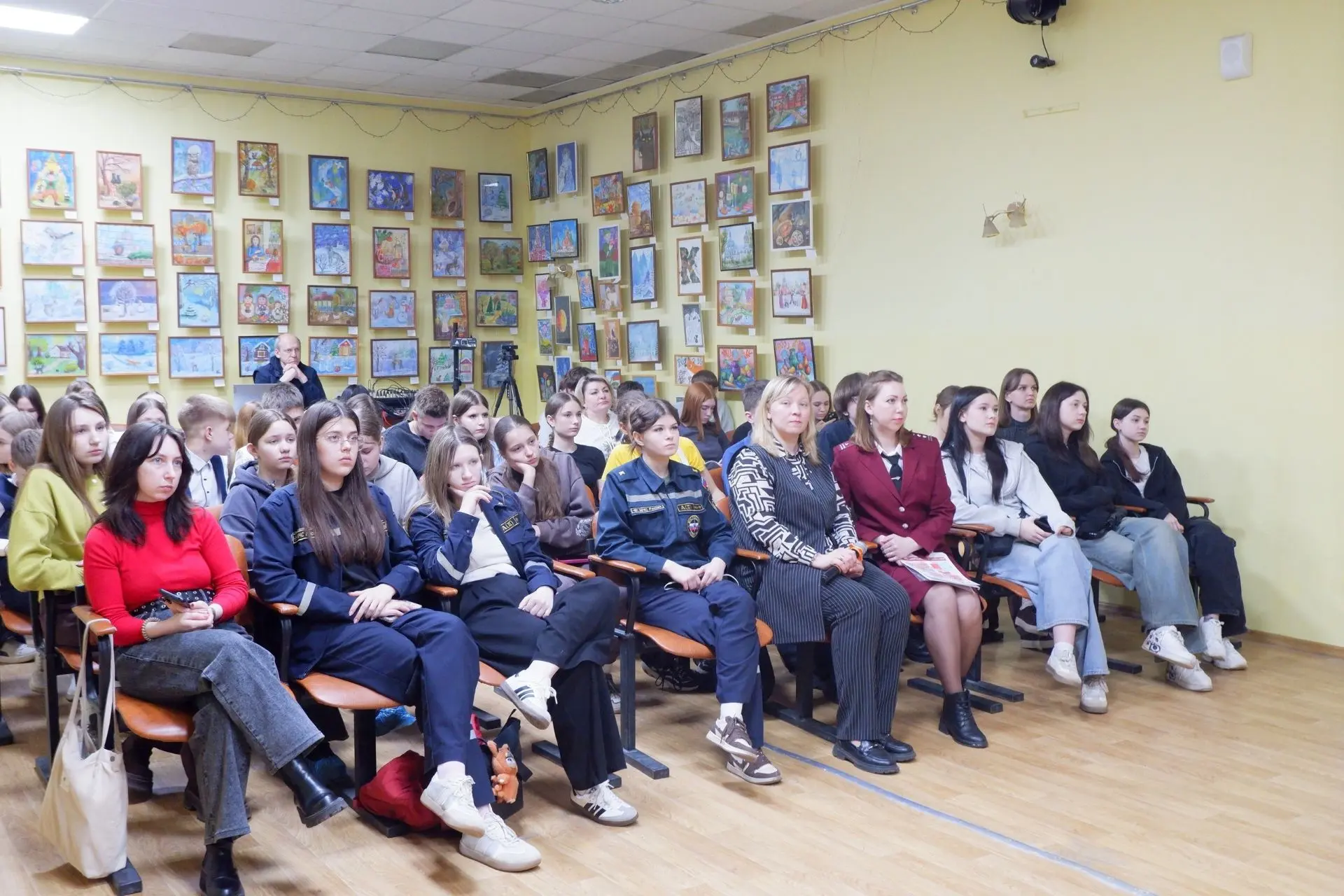 Лидеры волонтёрских отрядов из школ города Курска обсудили участие в акции «Чистое поколение – 2026»