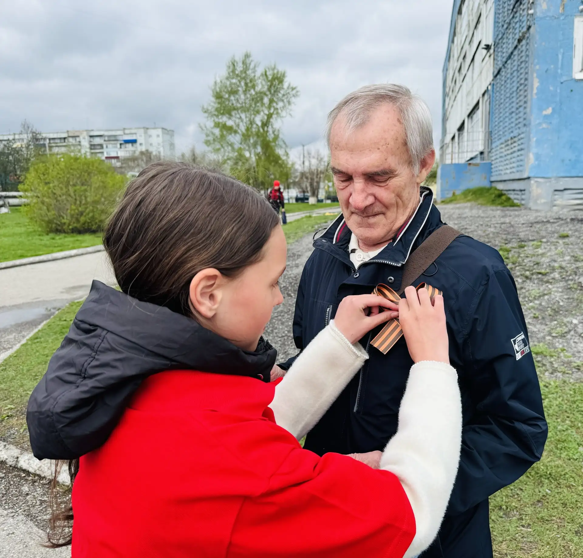 🎖️Всероссийская акция «ГЕОРГИЕВСКАЯ ЛЕНТА» 🎗️ 7️⃣ мая наш школьный двор наполнился особой атмосферой