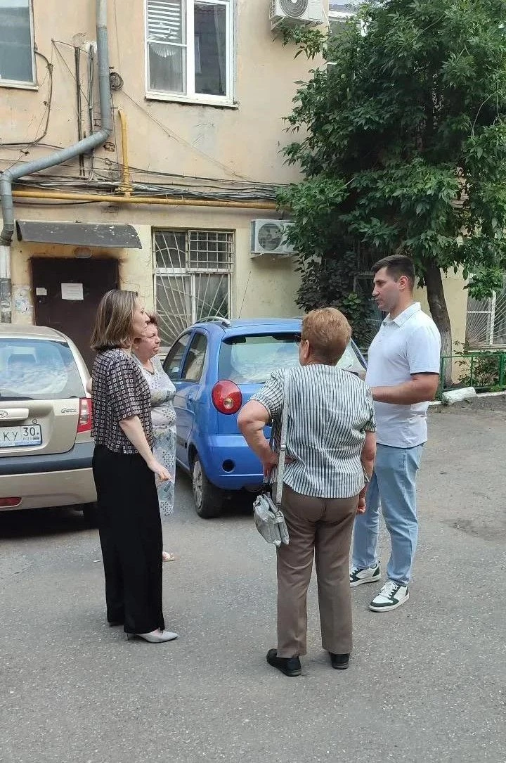 Встреча Валентины Черняковой с жителями: вопросы и предложения - в работе