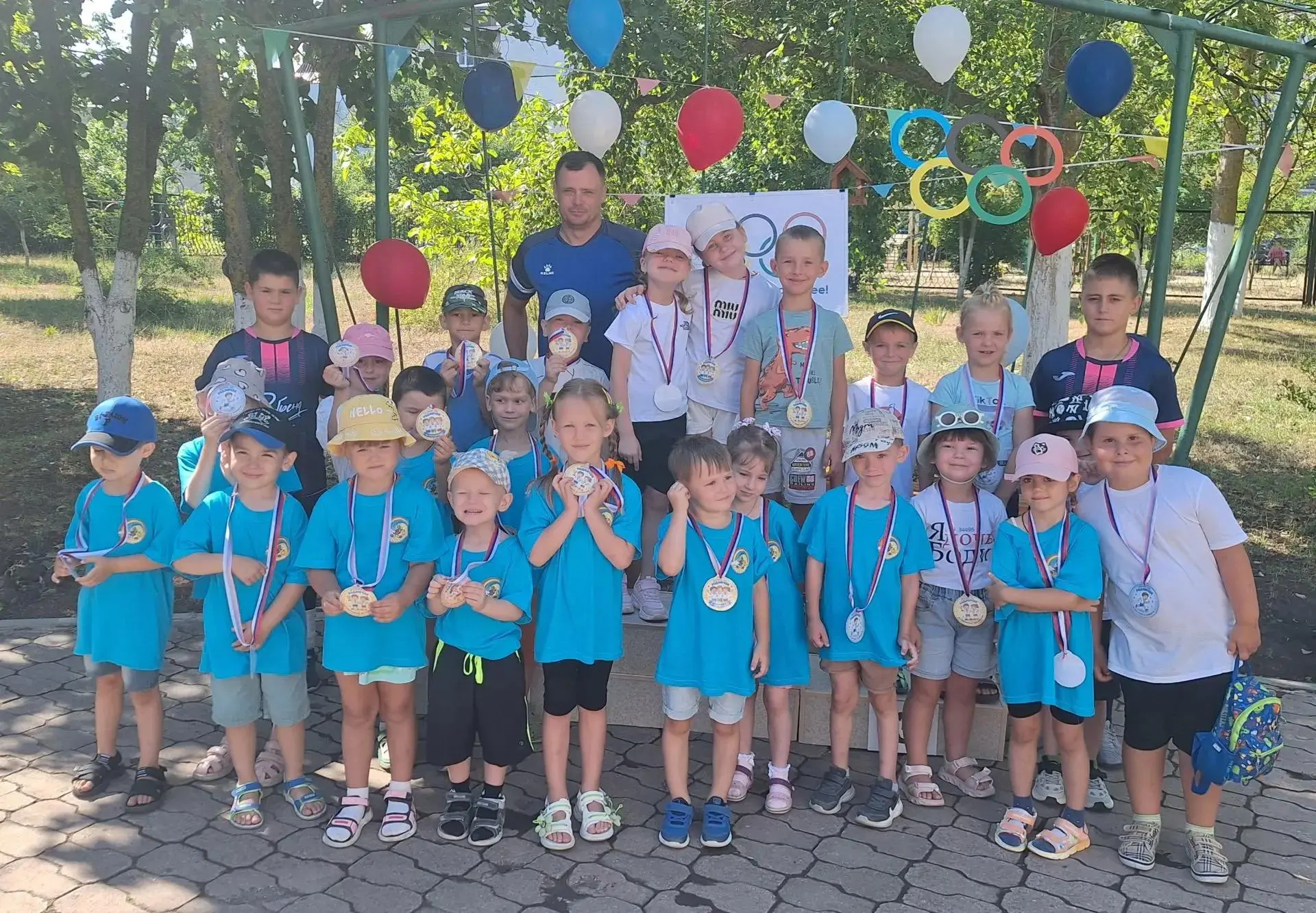 🏅 🏃‍♀‍🏃‍♂‍В ГБДОУ 160 «Родничок» (ул.Киевская, 41а) состоялся настоящий спортивный праздник — Мал