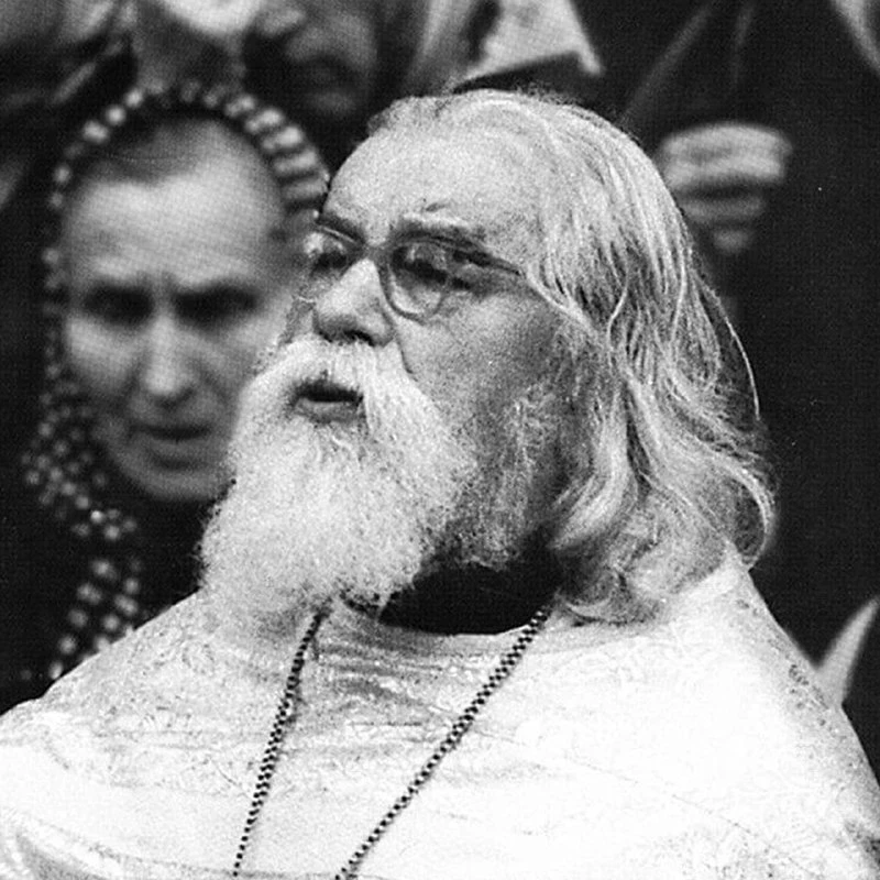 Я бы вам пожелал молить и просить о даровании любви. Чтобы любовь была тем компасом, который в любой
