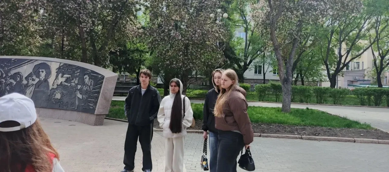 🔟мая учащиеся МБОУ "СОШ 105 г. Челябинска" посетили образовательную экскурсию "У Памяти на посту".  