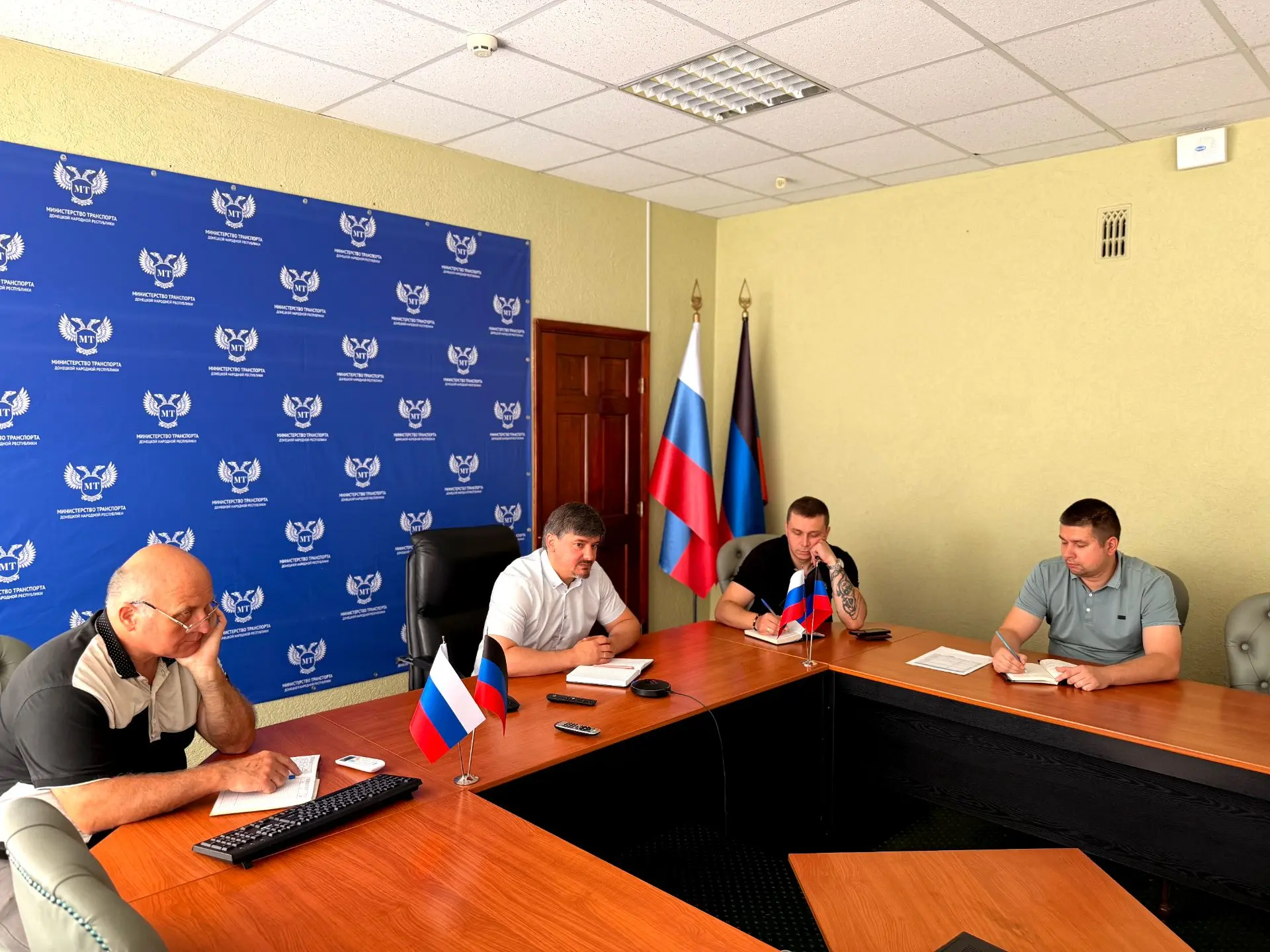 🤝Транспорт, который объединяет: Минтранс ДНР и Ясиноватский округ определили новые точки роста

В р