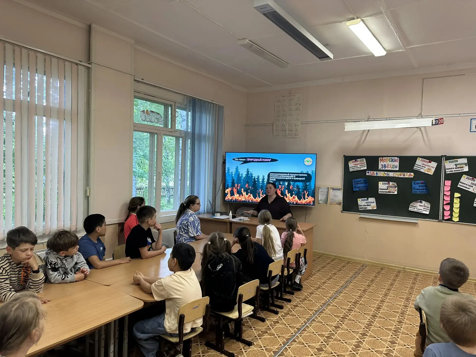 В пришкольном лагере прошла встреча со специалистом заказника «Унторский».
Тема разговора — «Природн