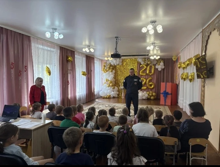 Встреча с инспектором ГИБДД: учимся правилам дорожного движения 🚦🚸🚥