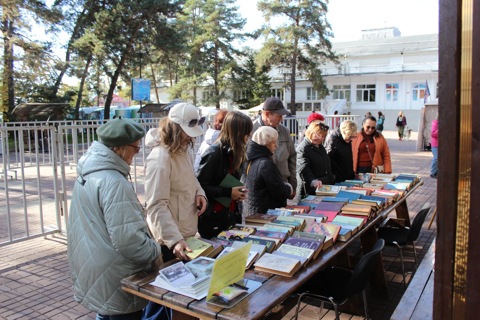 🍁 Фестиваль «АмурФест. Осень»: читали, творили, играли на площадке ДВГНБ