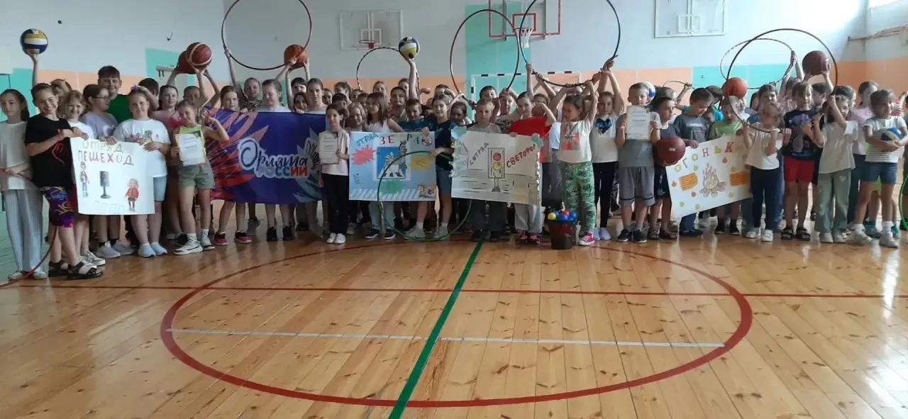 🎉 Сегодня в лагере "Парус" было жарко! 🎉
☀️ Утро началось с яркого события – к нам приехала детска