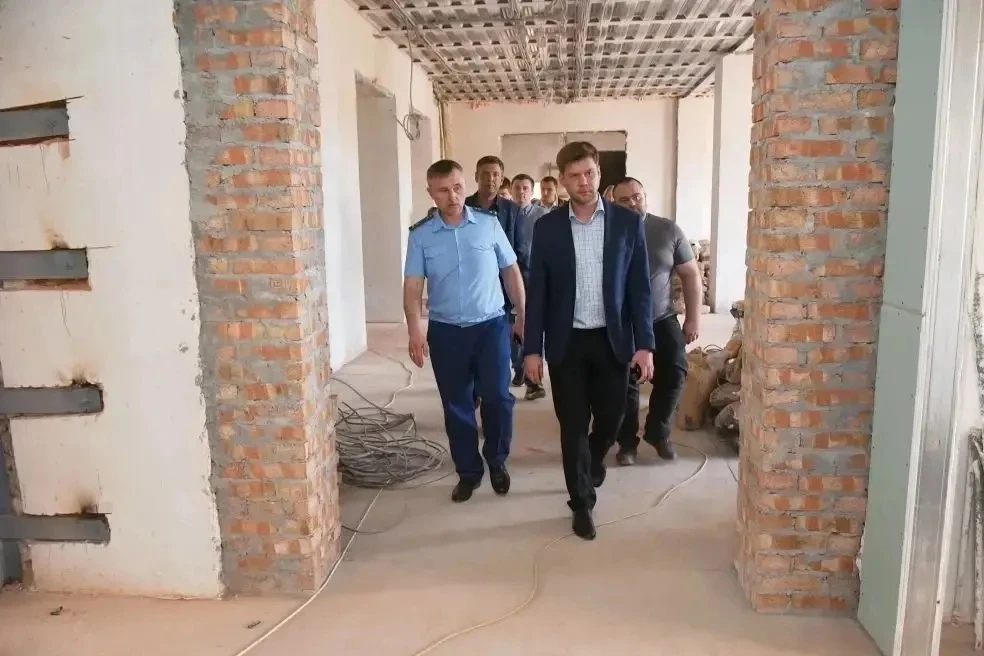 🎒Глава Оренбурга оценил ход ремонтных работ в начальном корпусе лицея №1   #Про_Общество  О результа
