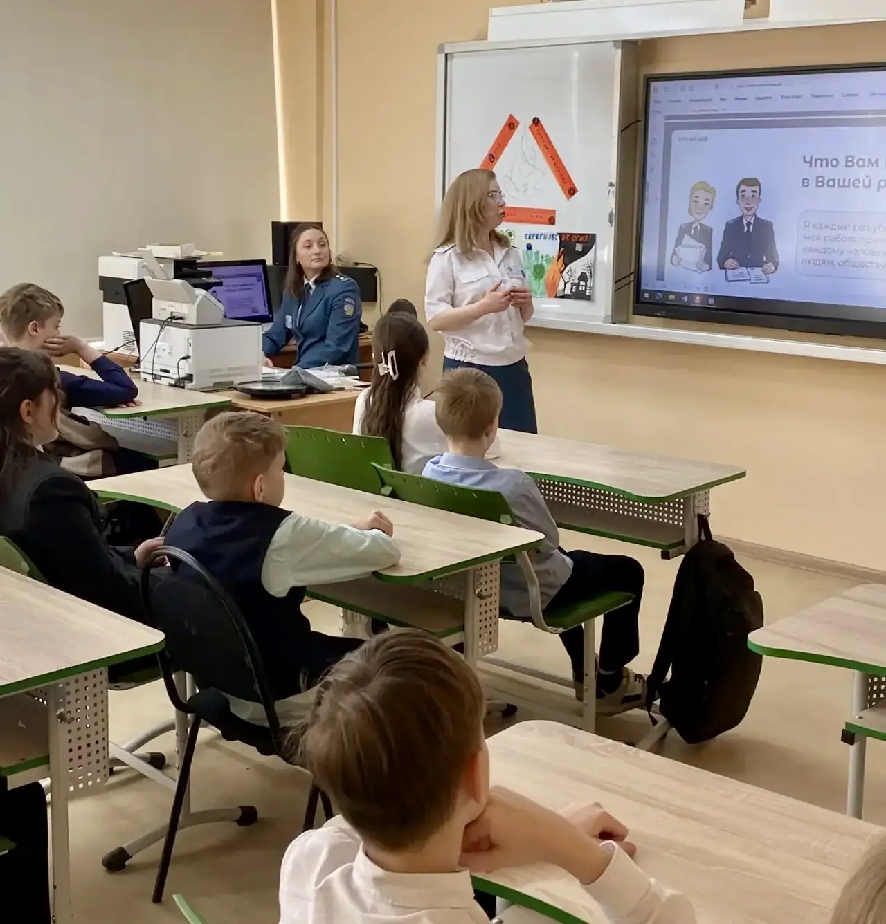 5 «В» класс на встрече с налоговой инспекцией! 🧾  30 апреля наши пятиклассники встретились с предста