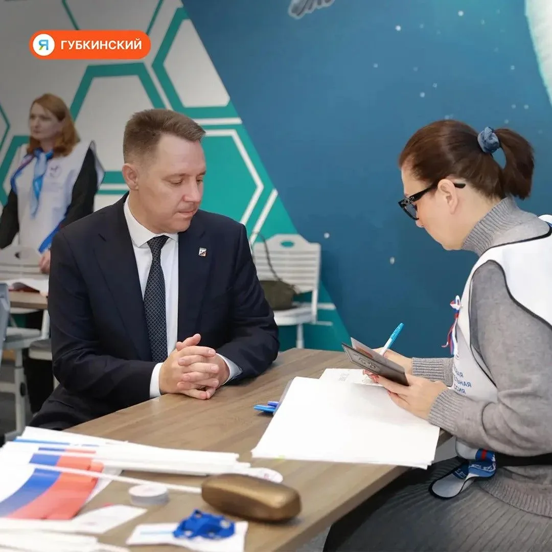 Одним из первых свой выбор сделал глава города Андрей Бандурко