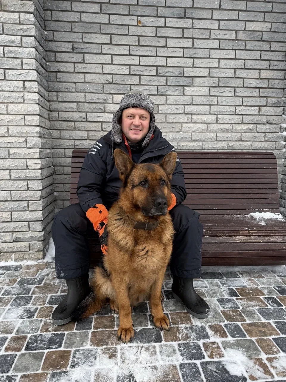 Батыр!   Разница между фотографиями - больше 5 лет)