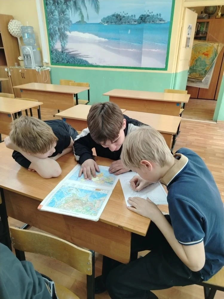 🎎Прямо сейчас!🎎  В школе проходит квест для 6 классов "Код Китая"! Шестиклассники бьются за  звание 