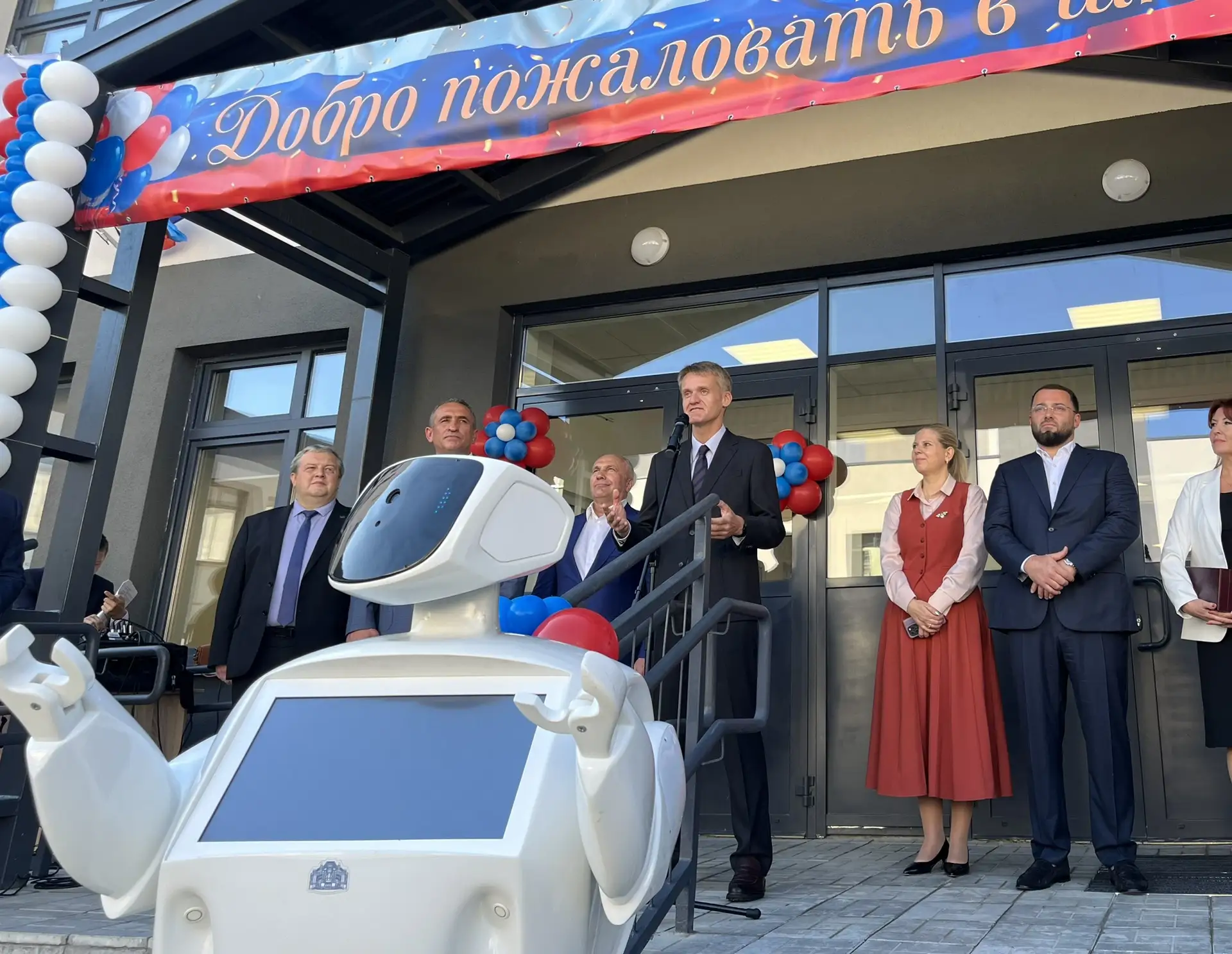 Новая школа открылась в Школьном переулке Кудрово. Здесь распахнуло двери ещё одно стру...