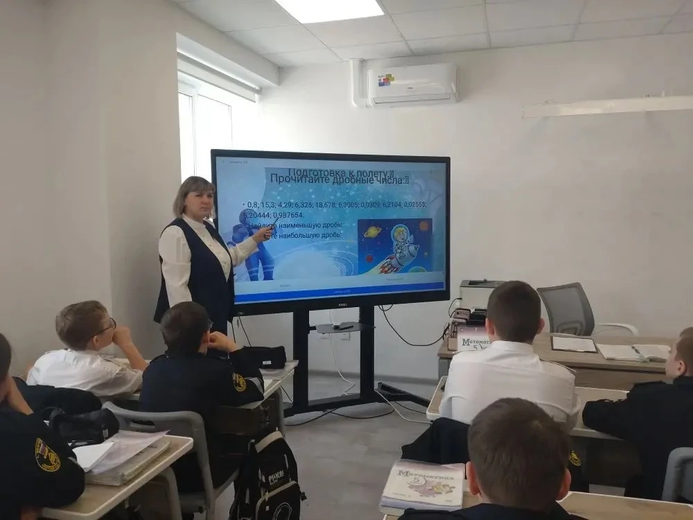 🚀 В 5 «В» классе прошел необычный урок! Наши ученики отправились в настоящее космическое путешествие