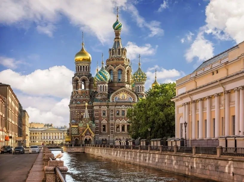 ✅Храм Воскресения Христова (Спас на Крови) возведен на месте, где в 1881 году народовольцы совершили