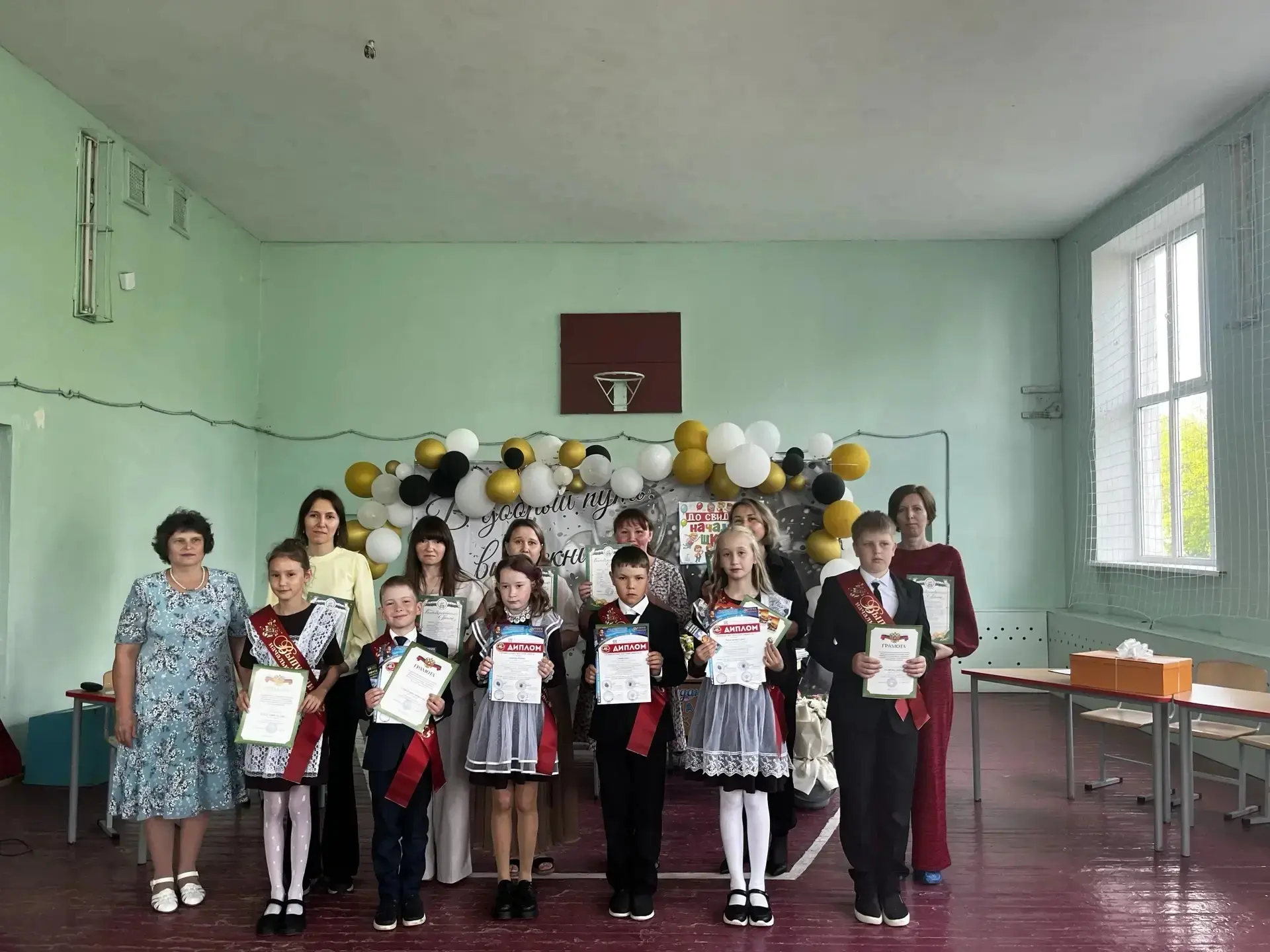 ❤️ Вчера в нашей школе случилось важное событие — выпускной у 4-х классов!

Наши ребята теперь не пр