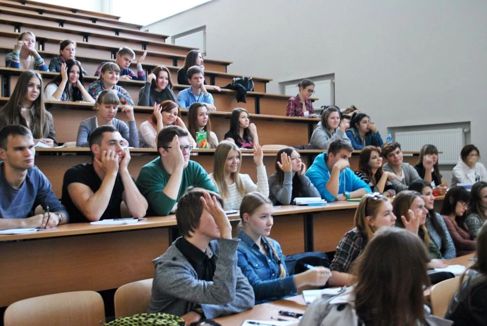 🎓 Кабмин утвердил более 83 тысяч мест для целевого обучения в вузах