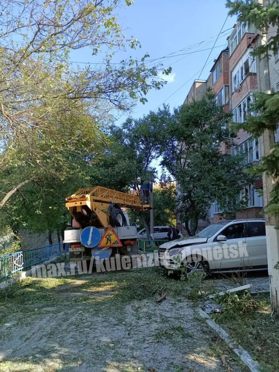 🛠Сотрудники коммунальных служб приступили к устранению последствий атаки преступного к...