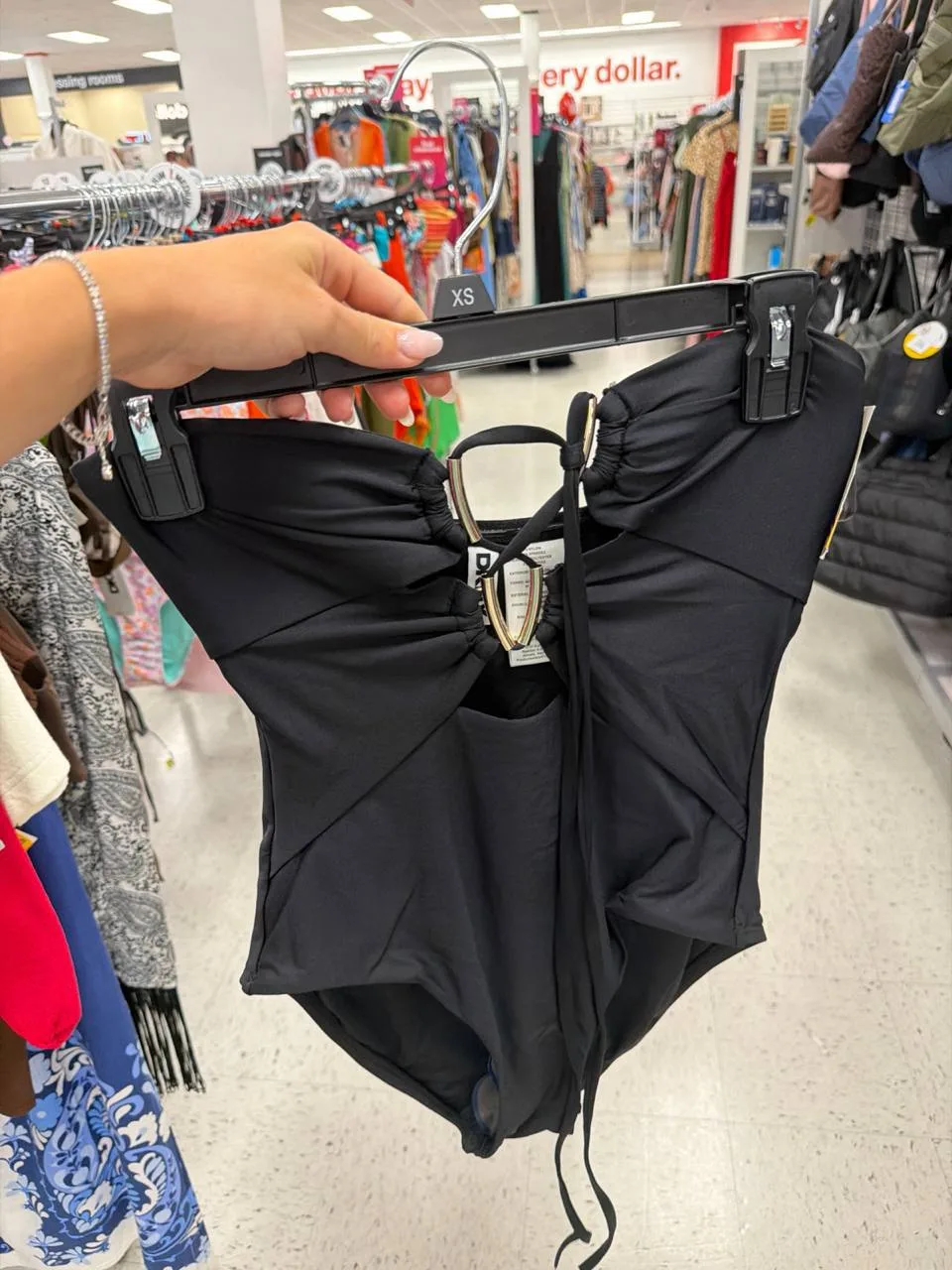 XS