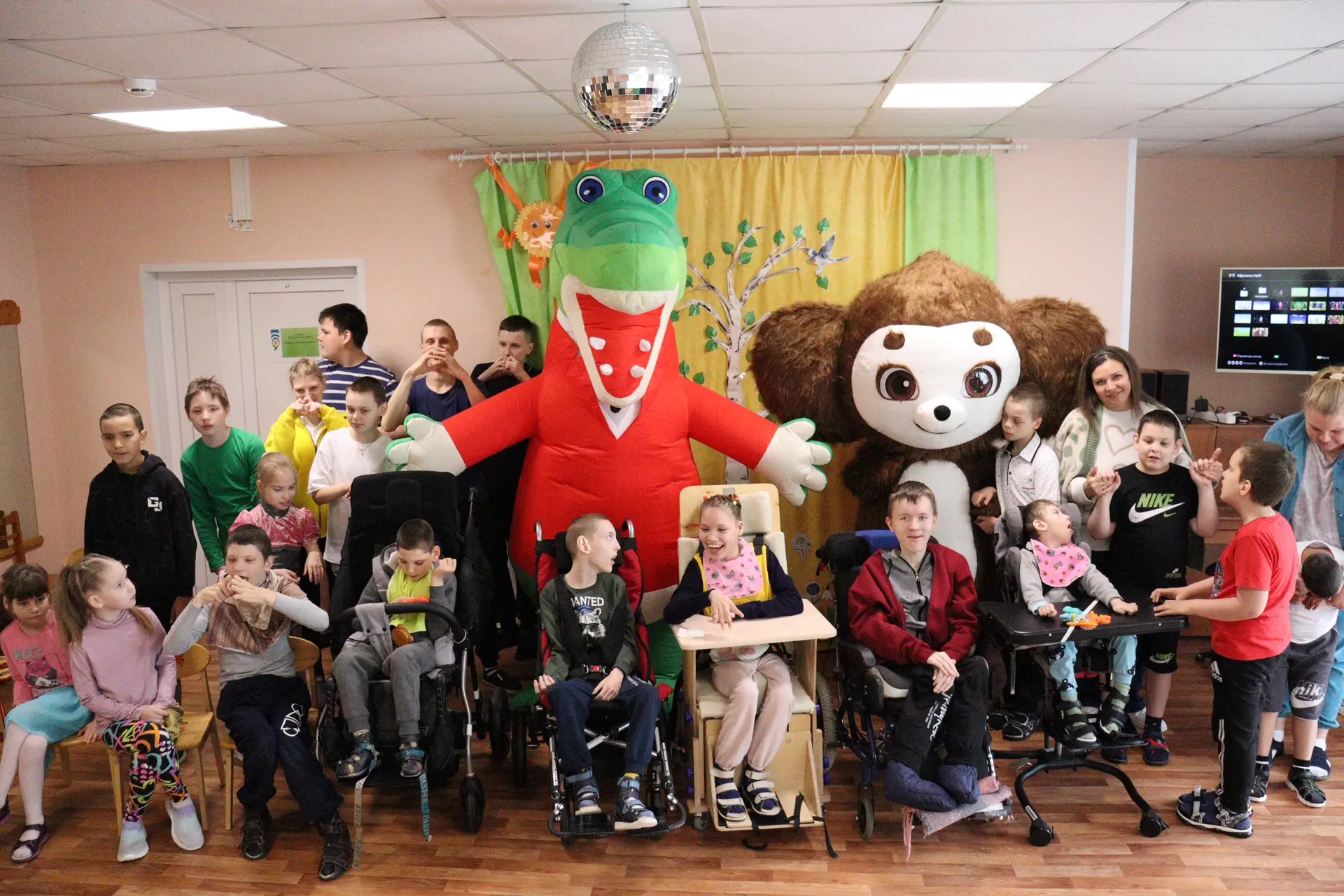 🌈В Международный день защиты детей сотрудники Волховского городского суда  организовал...