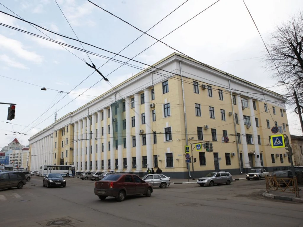Ярославец, ударивший сотрудницу гипермаркета «Лента» из-за пачки роллов, предстанет пер...