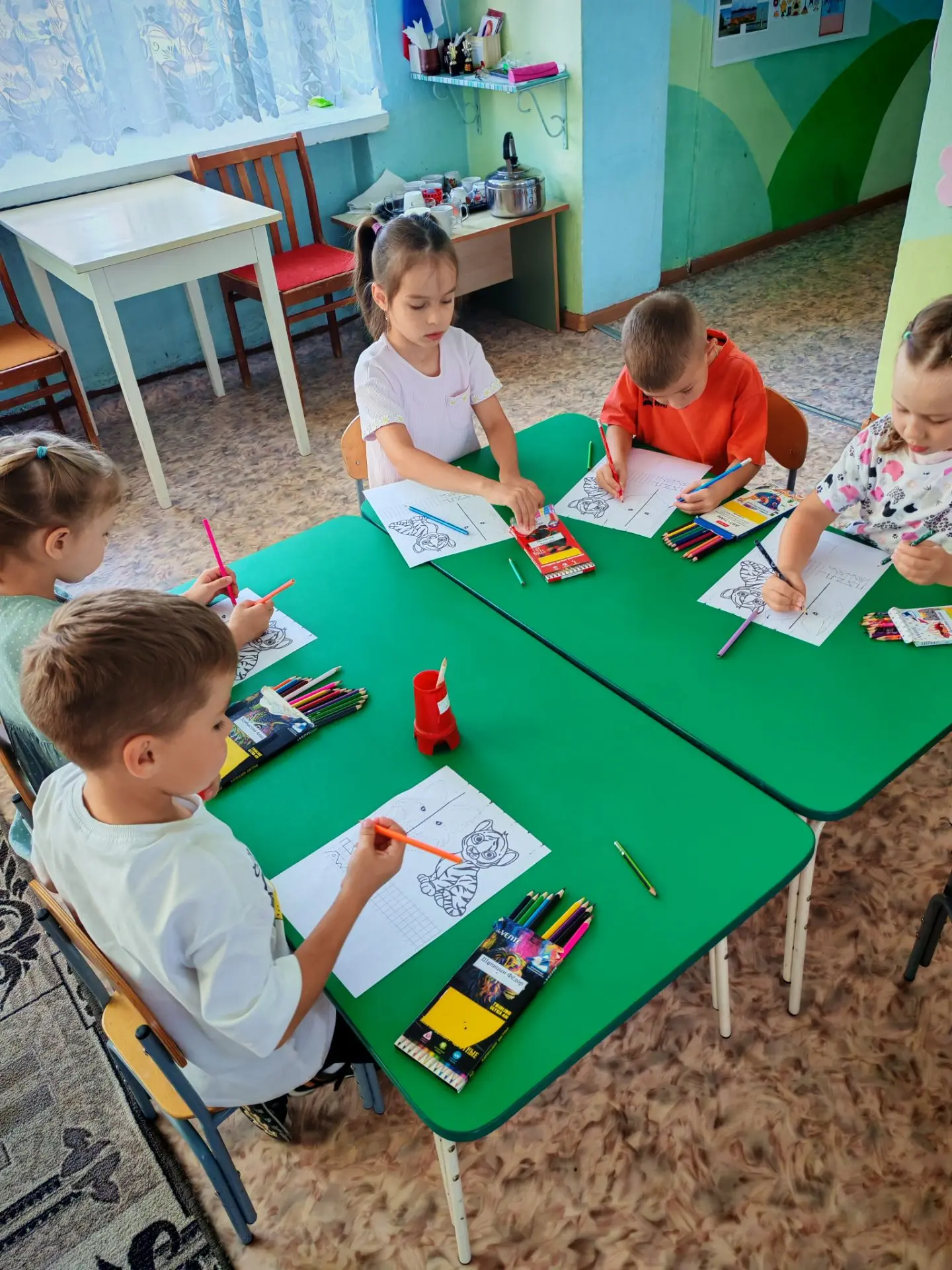 🧠 Маленькие гении: как  развивали мозг ребята 9 группы.