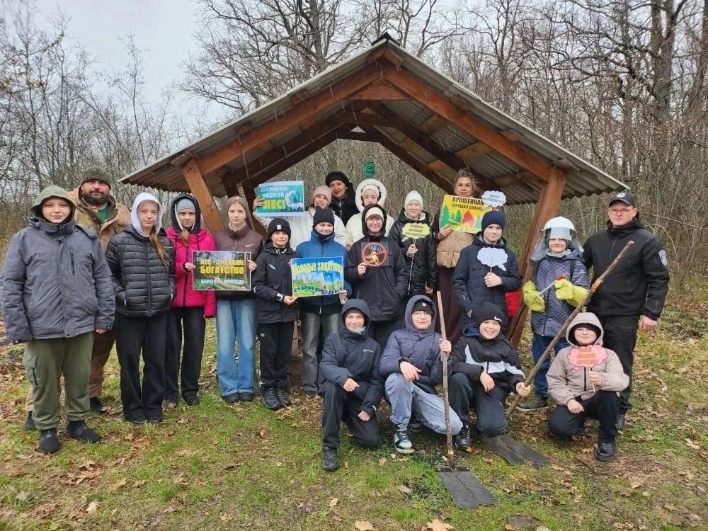 🌳 В урочище Большое Толстое Губкинского округа прошёл обучающий экологический практикум для школьник