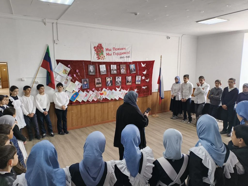 Завершение месячника «Знамя Победы» в Мехельтинской ООШ! 🇷🇺✨