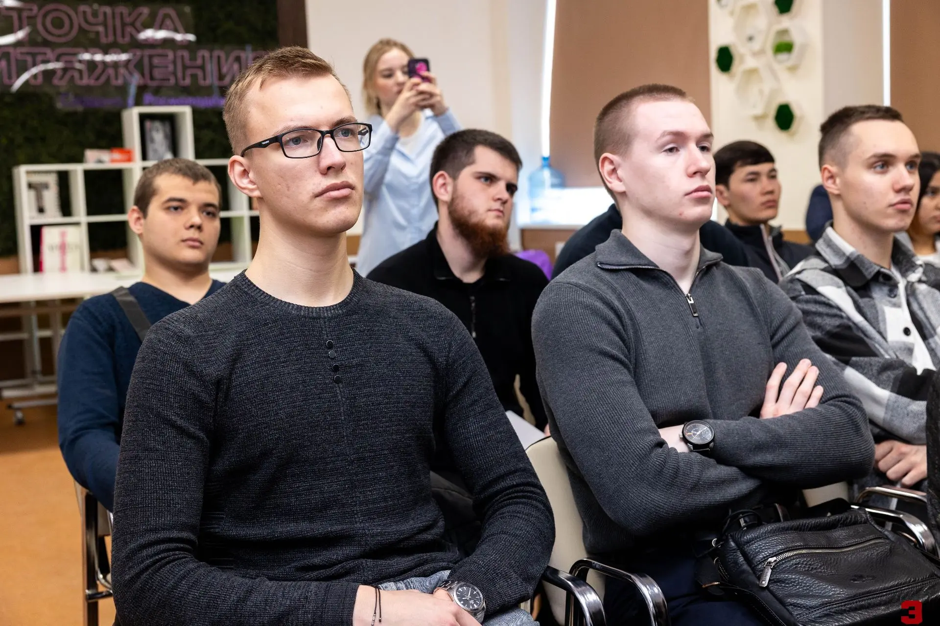 Манипуляции в соцсетях: как распознать угрозу и защитить себя  Для студентов Социально-экономическог