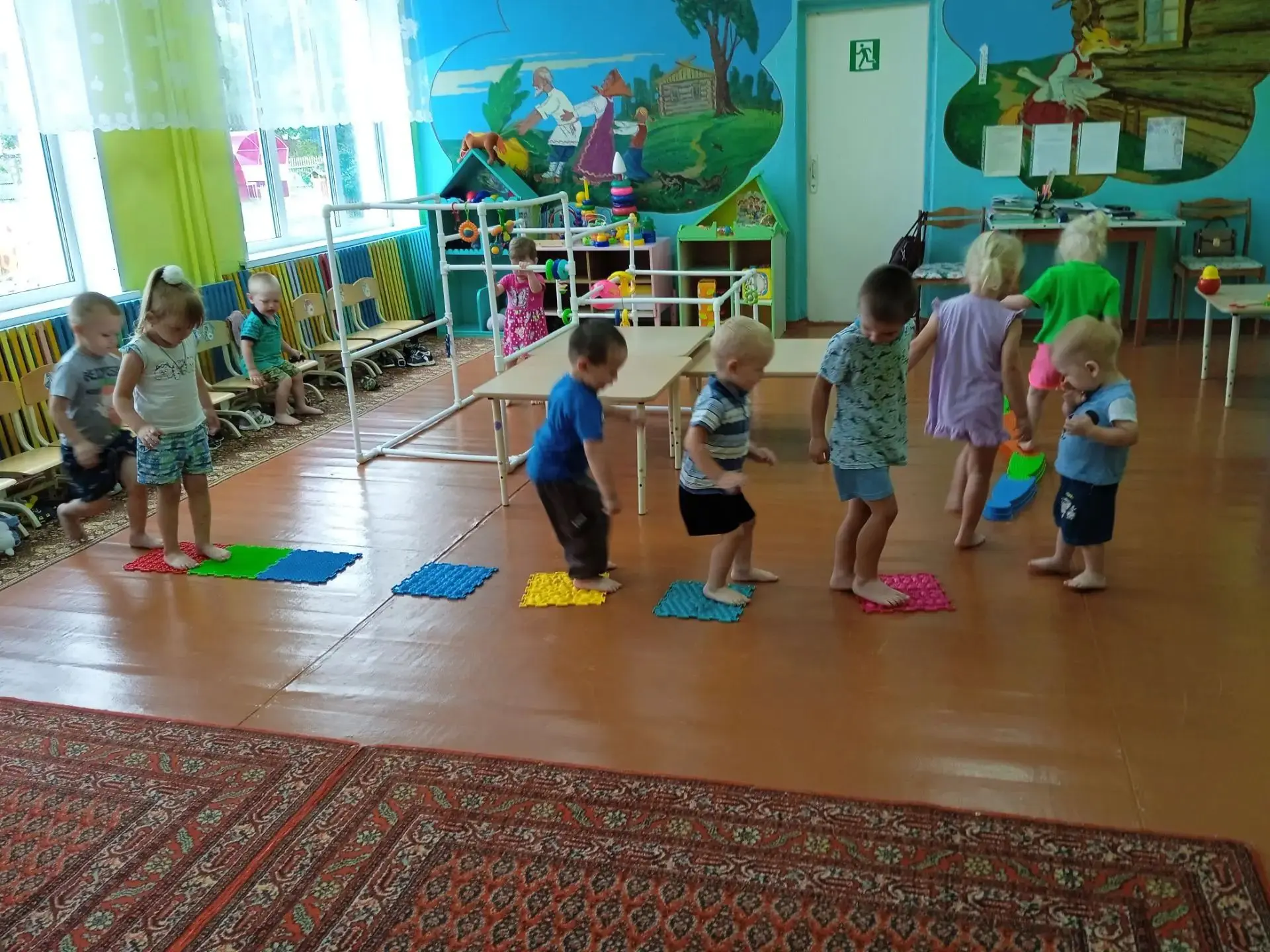 Маленькие ножки получили свою порцию счастья!

Ура, наш массажный день в садике состоялся! 🎉 

Пред